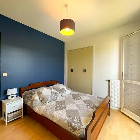 Superb With Balcony In דירה Fréjus