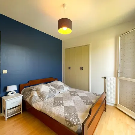 Superb With Balcony In דירה *