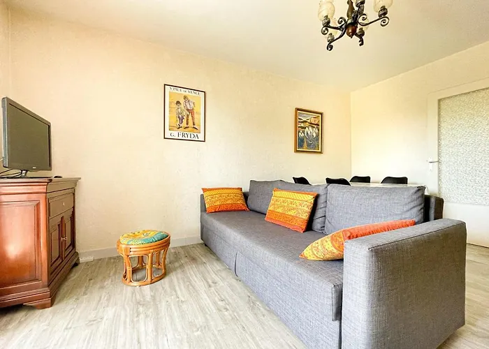 Superb With Balcony In شقة