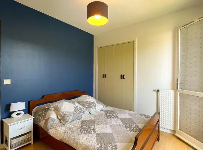 Superb With Balcony In Apartment Frejus